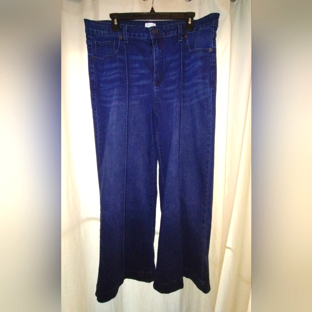 Time and Tru Wide Leg Jeans